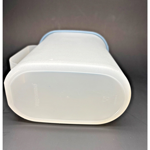Vintage Tupperware - 2 Quart Slim Line Pitcher, Fits in Door, Blue Lid - Picture 6 of 13